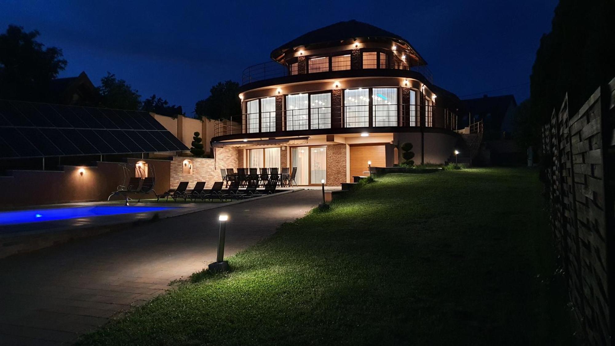 Royal Villa Кестхей Екстер'єр фото